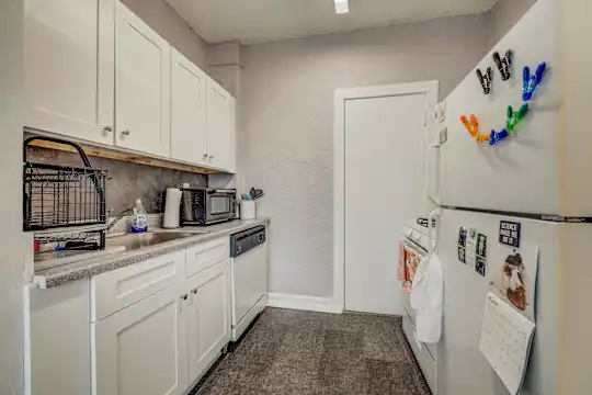 Heights Apartments on Overlook Photo 1
