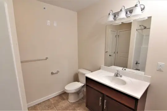 Lakeview Apartments Photo 2