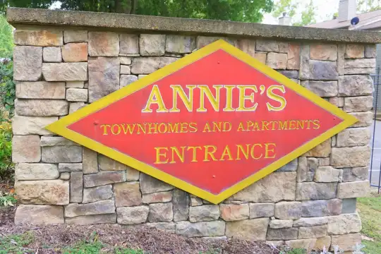 Annie's Townhomes Photo 2