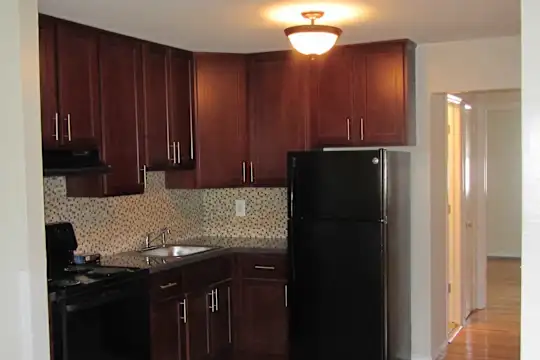 Oxford Heights Apartments Photo 2