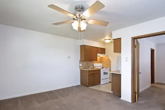 Harvard Apartments Photo 2