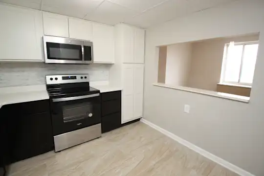Bellevue Apartments Photo 2