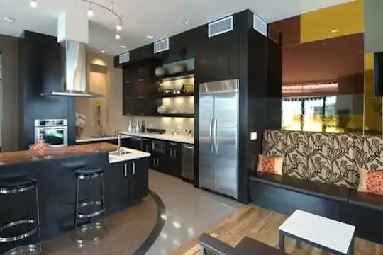 Stone Oak Parkway Apartments