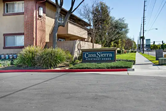 Casa Sierra Apartment Homes Photo 2