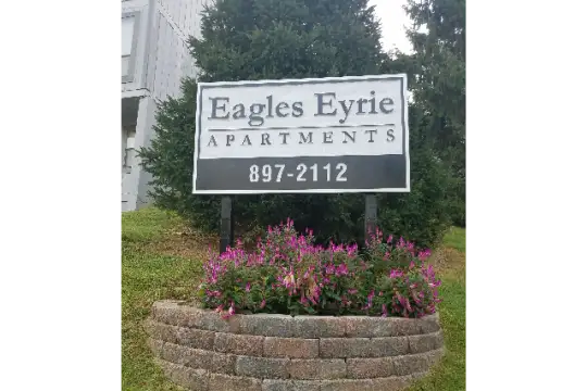 Eagles Eyrie Apartments Photo 1