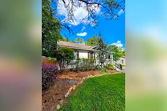 1875 Clearwater Dr SE Photo 2