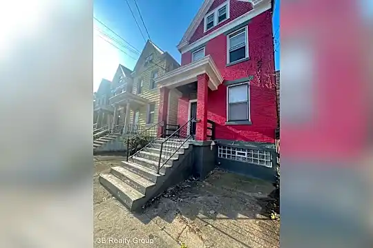 309 E. University Ave. Photo 2