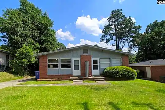 2752 Montgomery Ave Photo 1