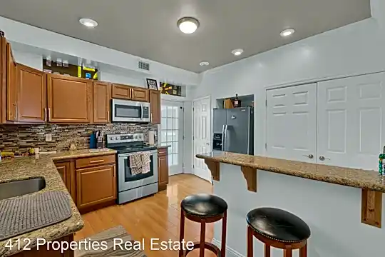 1721 Edwards Way Photo 1