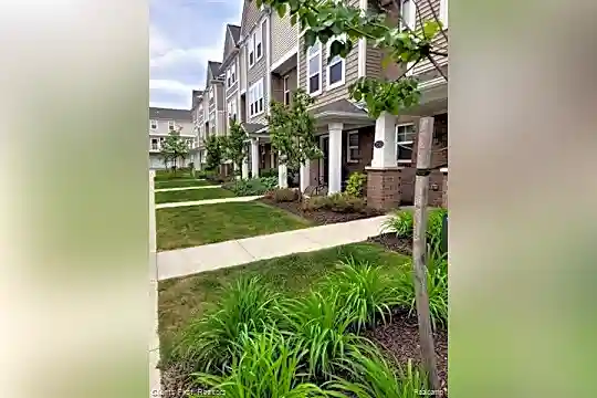 3229 Chambers W Photo 2