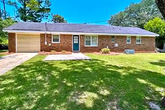 2204 Little John Ln Photo 2