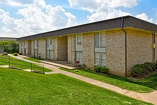 Estrella Apartments Photo 2