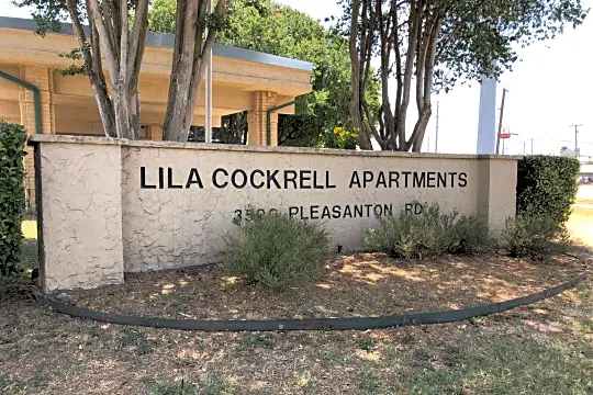 Lila Cockrell Apartments Photo 2