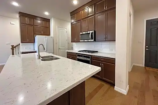 17712 Coralberry Dr Photo 2