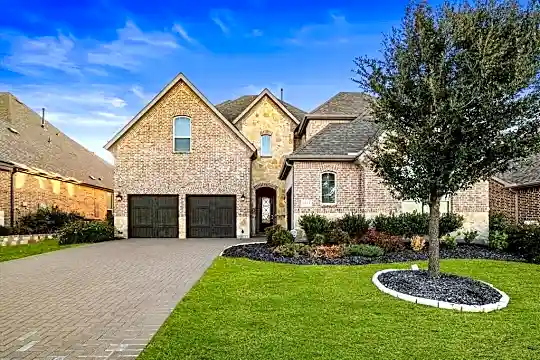 1001 Grassy Shore Ln Photo 1