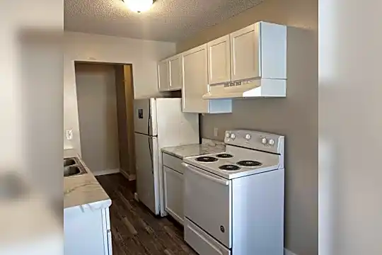 1846 Magnolia Ave E Photo 2