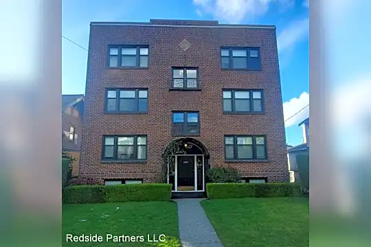 1627 10th Ave W Photo 1