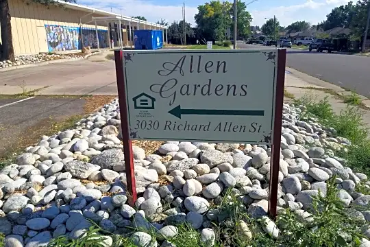 Allen Gardens Photo 2