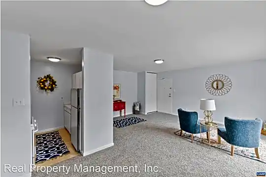 525 Burgoyne Rd Photo 1