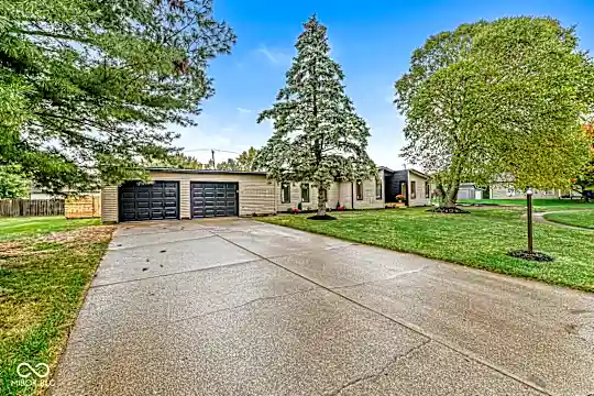1212 Hickory Ln Photo 1