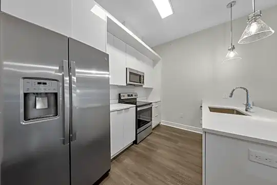 121 34th St #312 Photo 2