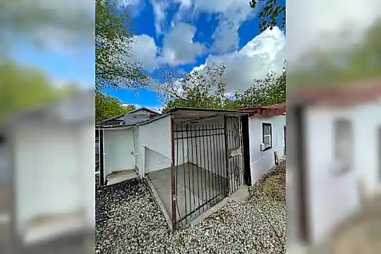 314 N Nueces Photo 2