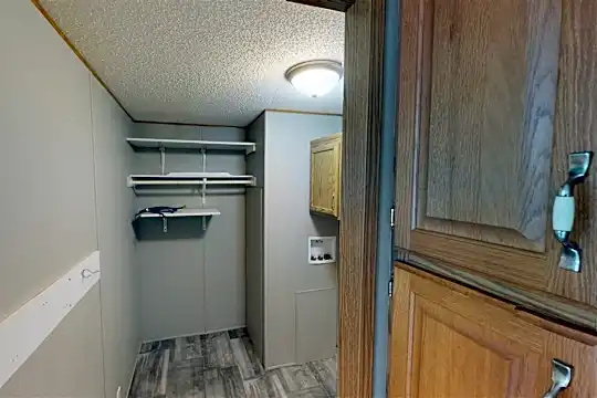 1119 University Dr Photo 2