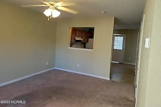 60 Rainbow Dr #1 Photo 2