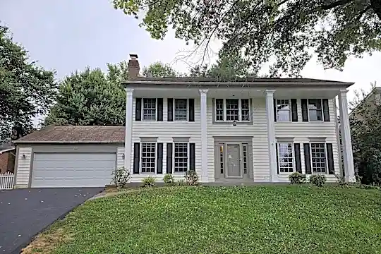 7 Seville Way Photo 1