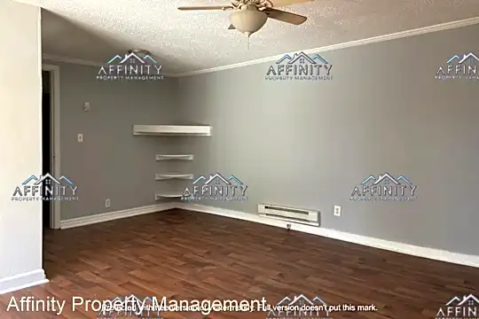 932 Summit Ave Photo 2