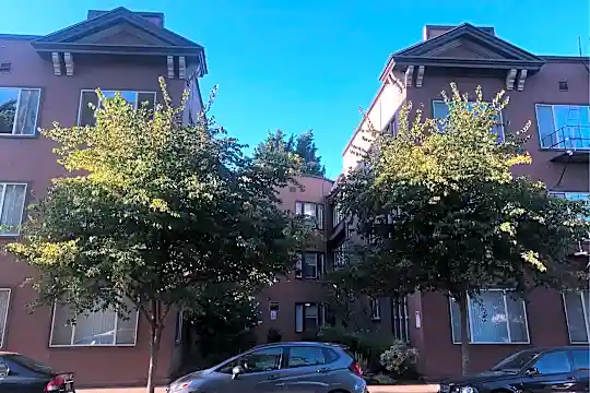Waldorf Apartments Photo 1