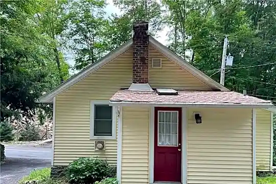 680 Harris Rd Photo 2
