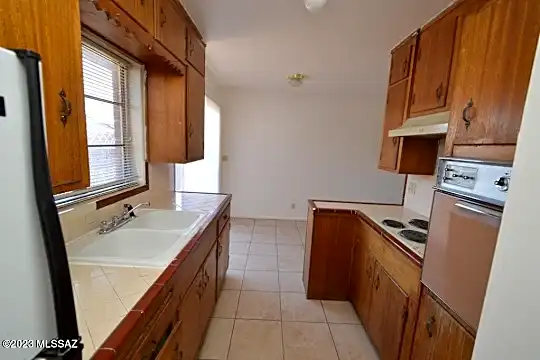 4333 E Bellevue St #1 Photo 2