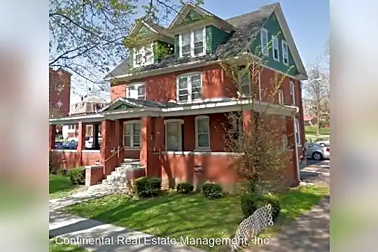 241 E Nittany Ave Photo 2