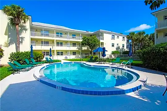 1441 Ocean Dr #103 Photo 1