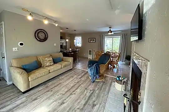 11 Surfside Rd Photo 2