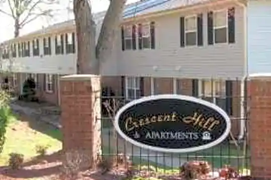 Crescent Hills Apartments Photo 2