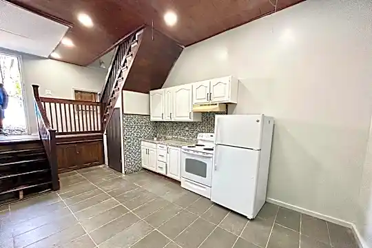 5003 Penn St #G Photo 1