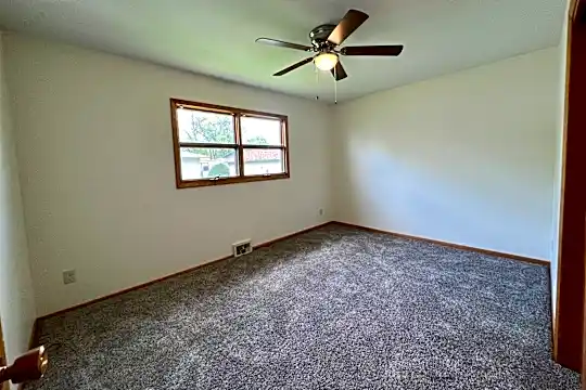 1716 Dick Drive, Unit 1718 Photo 2