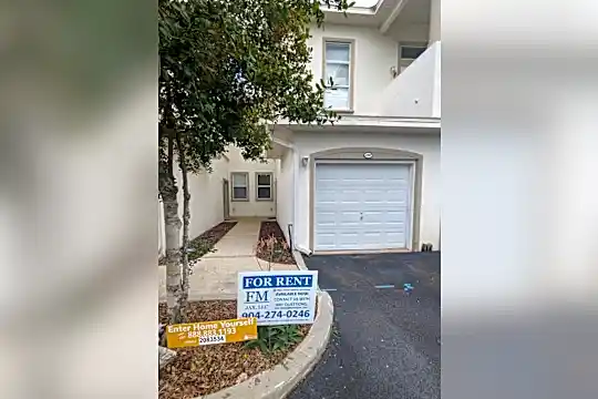 130 Devon Cir Photo 2