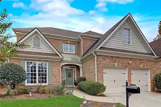 6355 Glen Oaks Ln NE Photo 1