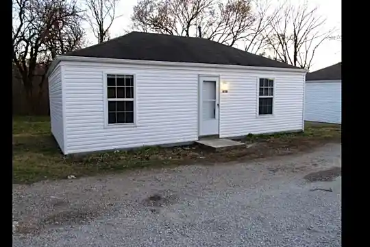 10706 Hickman Mills Dr Photo 1