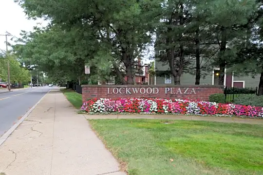 Lockwood Plaza Photo 2