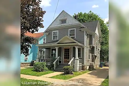 513 Oak St Photo 1