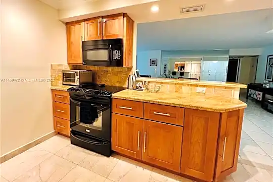 1912 S Ocean Dr #10C Photo 1