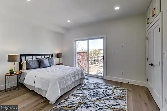 1626 K St NE #1 Photo 1