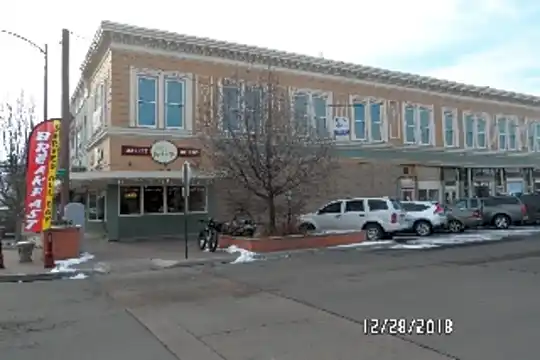 11 N Cascade Ave