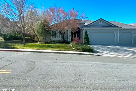 2901 Ariel Dr Photo 1