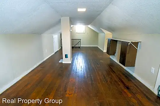 1203 N Garth Ave Photo 2