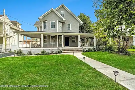 146 Morris Ave Photo 2